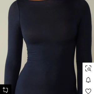 Intermissmi tröja  - Säljer min intermissmi tröja, små små hål i tröjan som inte syns men som märks om man kollar noga men det är sånt som händer eftersom de är ett tunt tyg