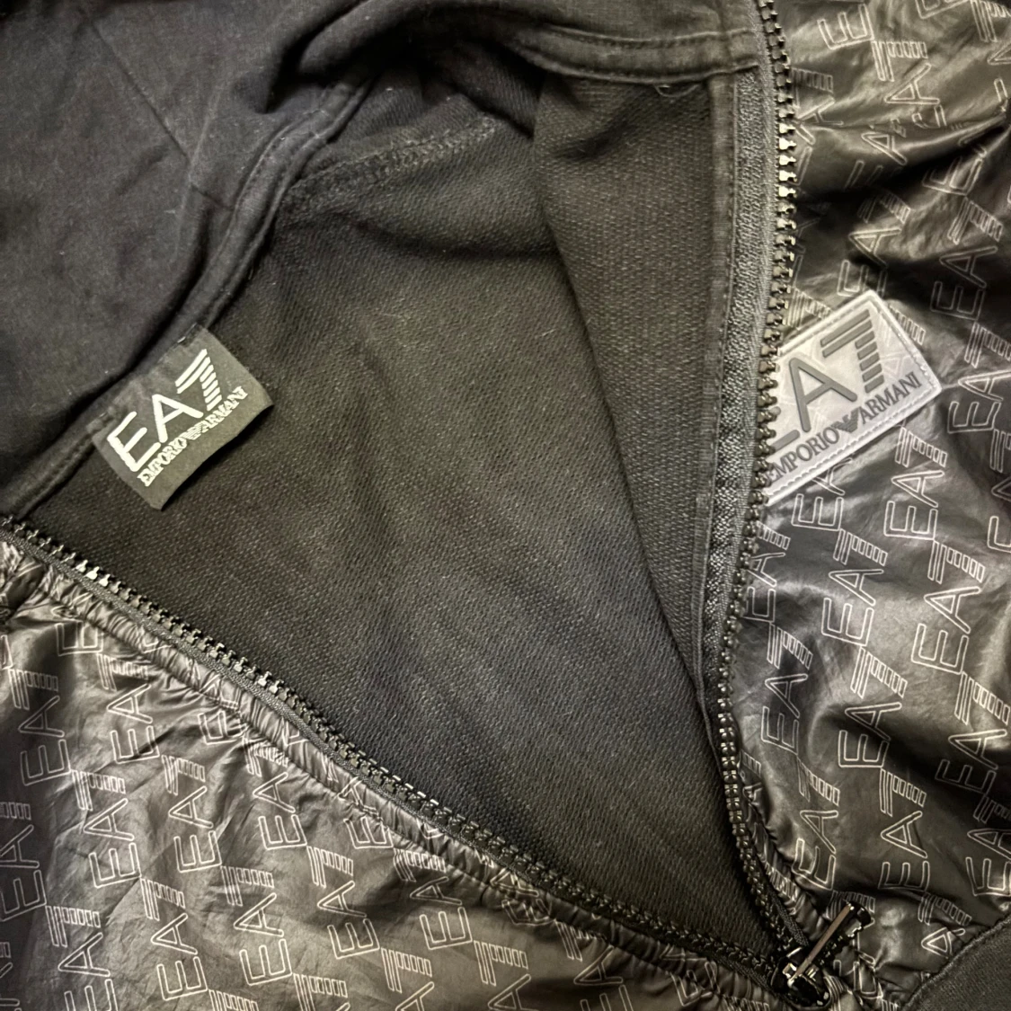 Svart EA7 hoodie med halv dragkedja - 2