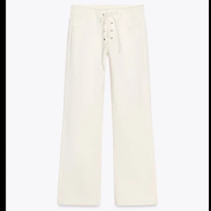 Zara jeans - Säljer dessa jättecoola slutsålda jeans från Zara aldrig använda med prislapp kvar!
