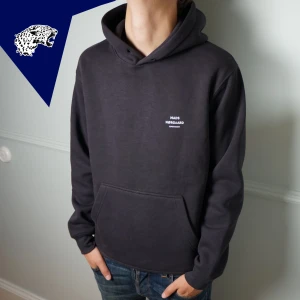 MADS NØRGAARD HOODIE  - Ruggigt fet Mads Nørgaard hoodie | Skick: 9/10 | Strl: M/L | Modellen är 182 cm | Hör av dig vid intresse eller om du undrar någonting! 