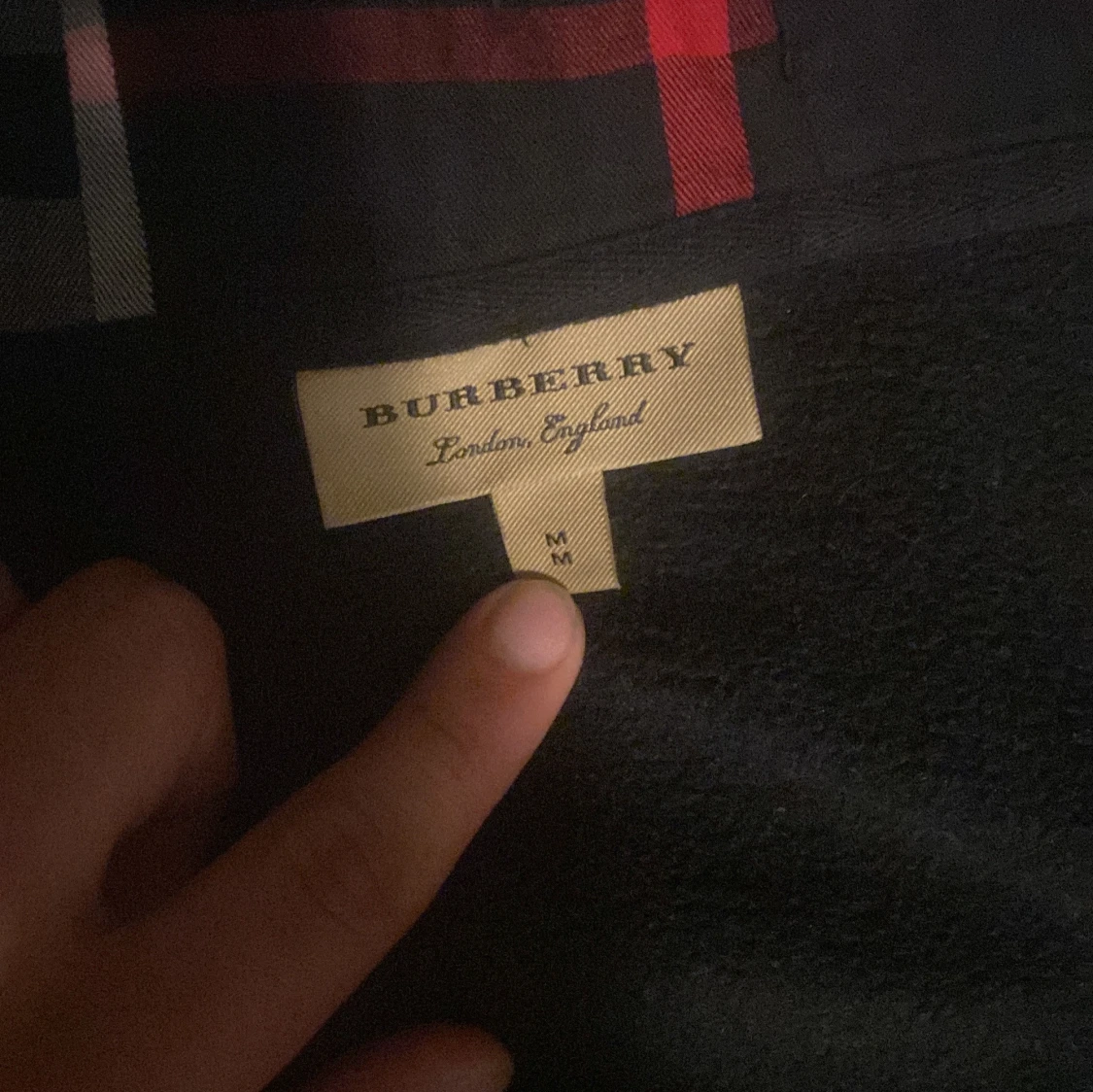 Svart Burberry hoodie med rutigt foder - 2