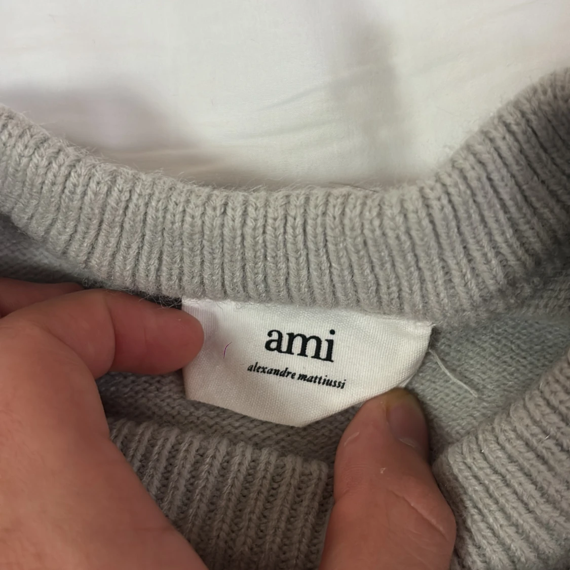 Grå stickad tröja från Ami Paris - 3