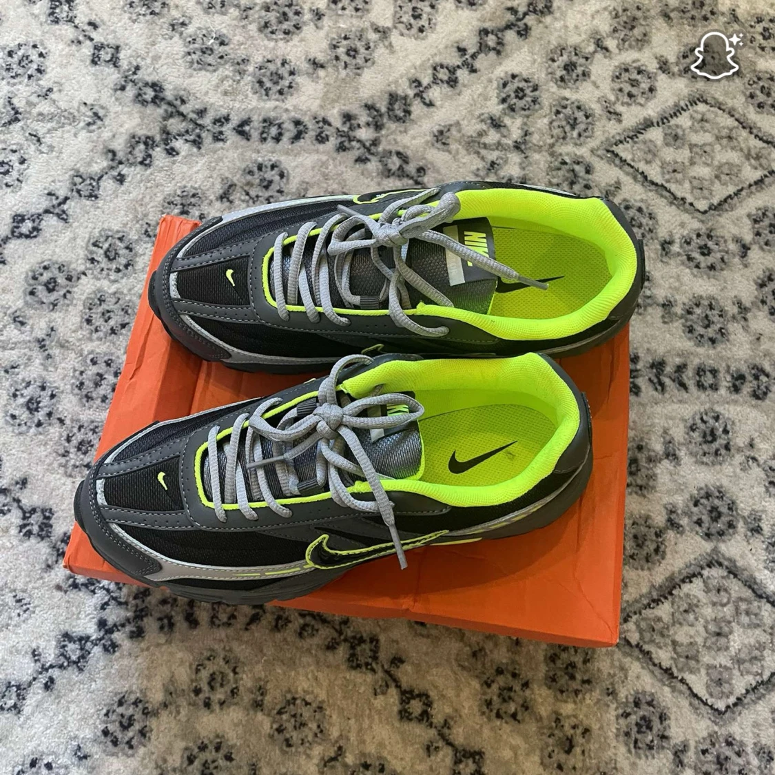 Nike sneakers svart/grå med neon - 1