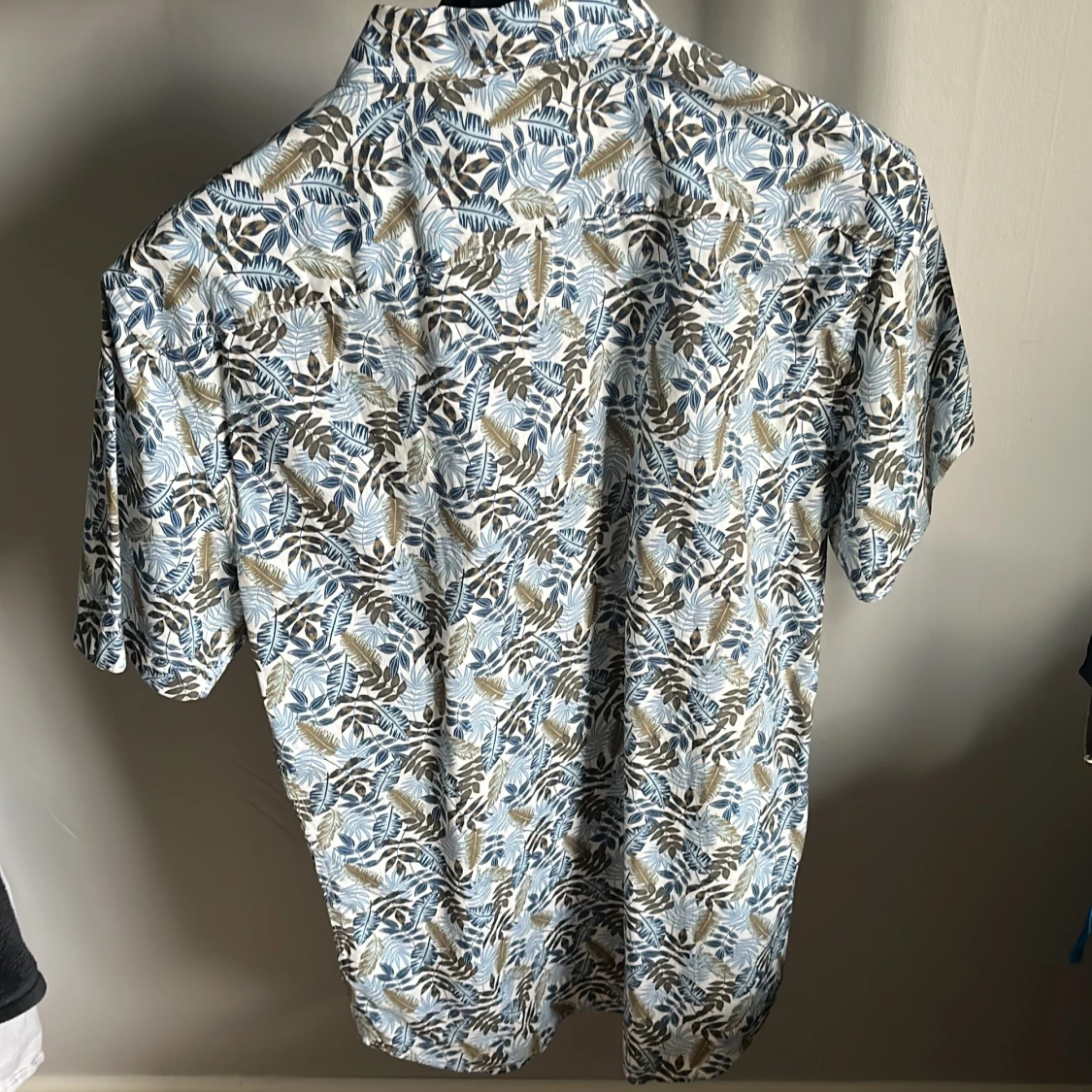 Blommig kortärmad skjorta från IVEO - 1