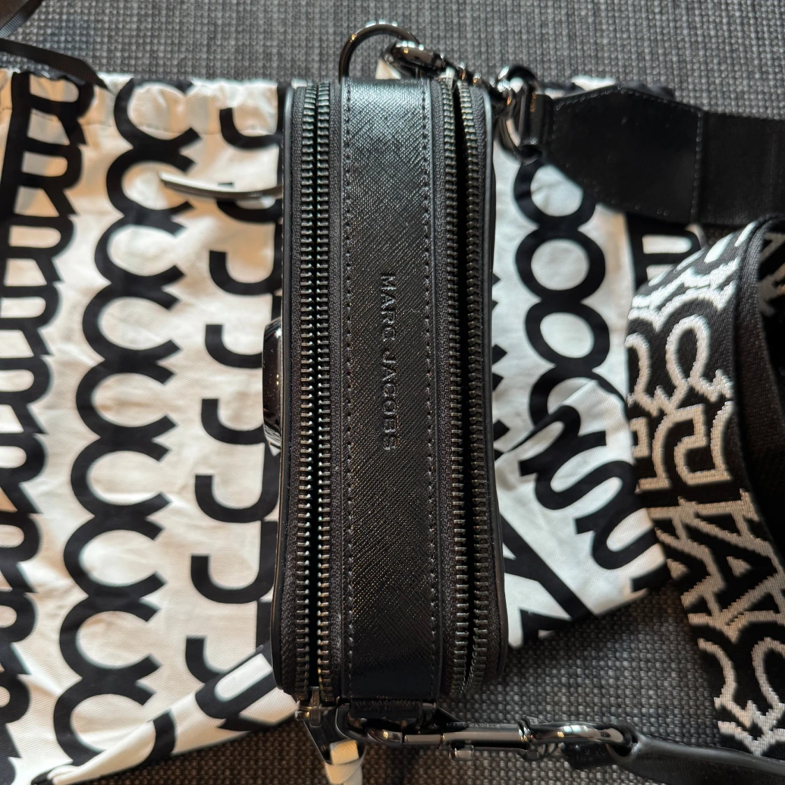 Svart&vit axelväska Marc Jacobs - 1