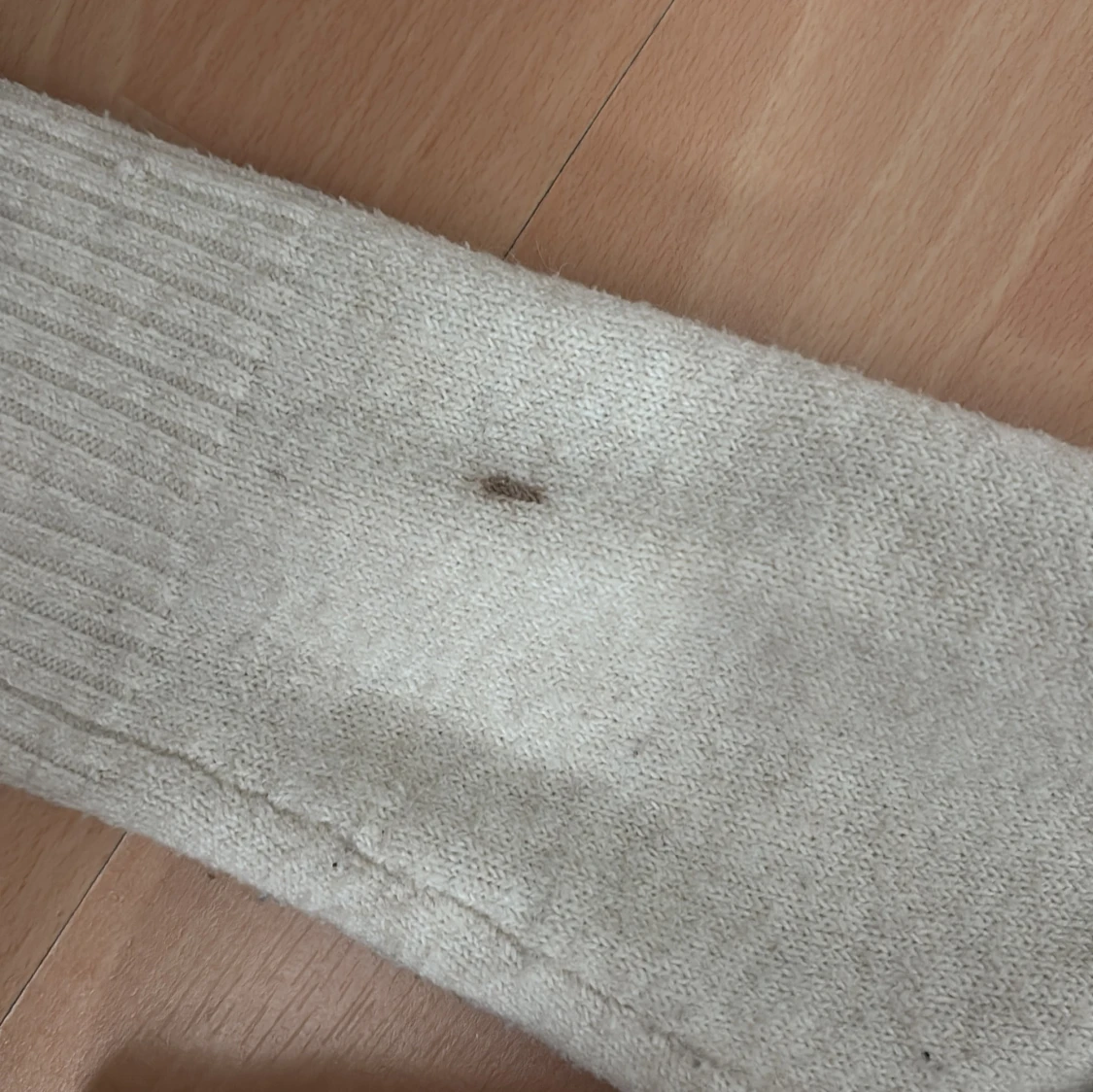 Beige stickad v-ringad tröja ONLY - 3