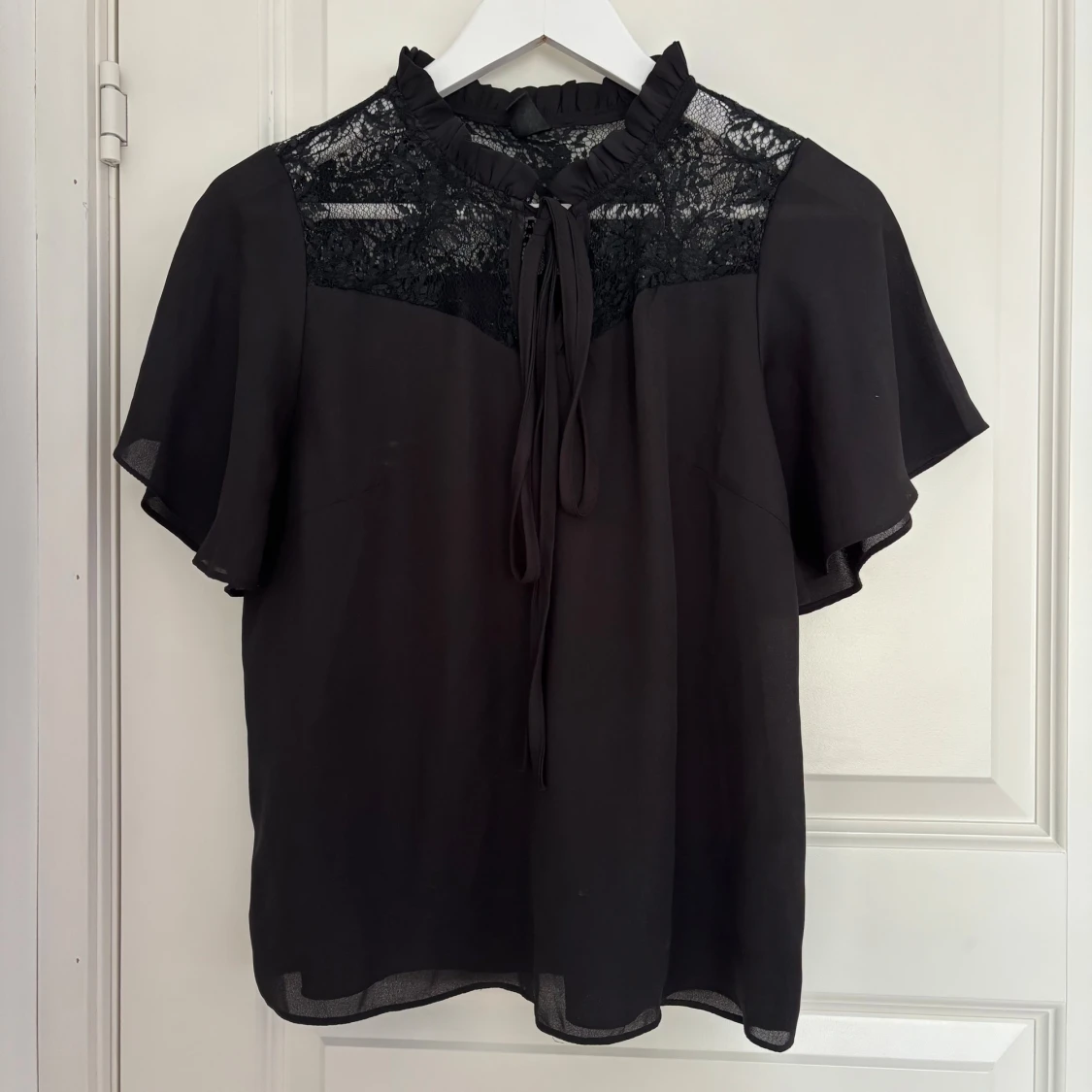 Svart blus med spets från SHEIN - 1