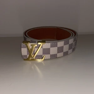 L.V Bälte - Som helt ny