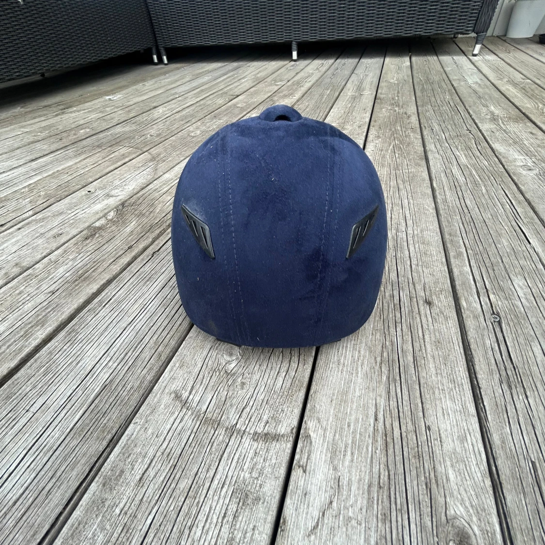 Mörkblå CRW ridhjälm med silverdetalj - 2