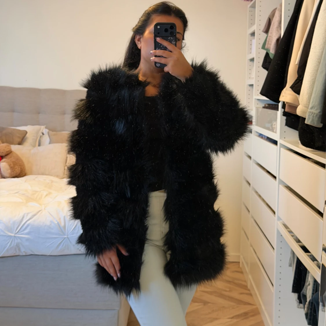 Svart fluffig pälsjacka - 1