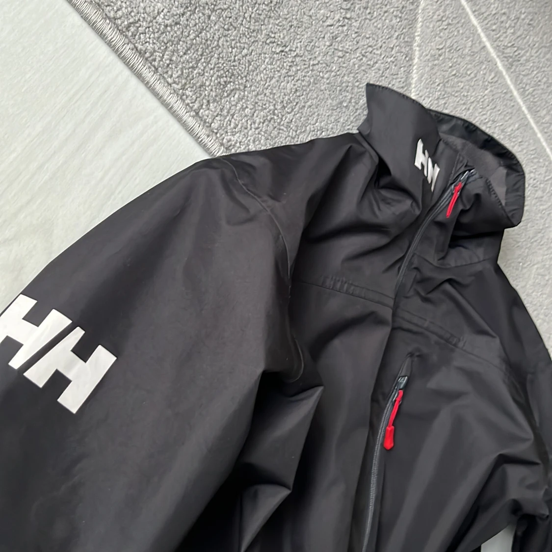 Svart vindjacka från Helly Hansen - 3