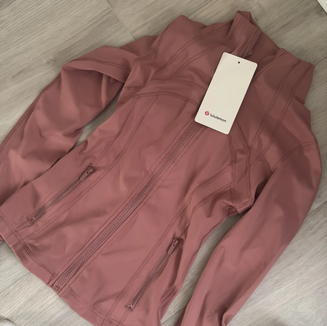 Rosa vindjacka från Lululemon - 3