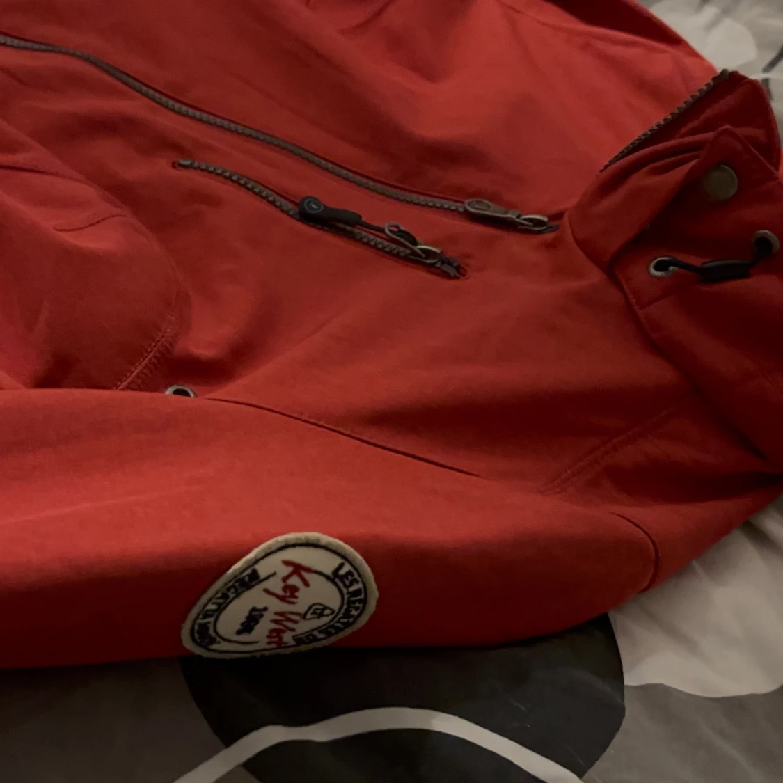 Röd vindjacka från Key West, M - 1