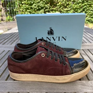 Lanvin skor  - Hej! Säljer nu dessa sjukt snygga lanvin skor. Skorna är i okej skick. Dustbag medföljer 