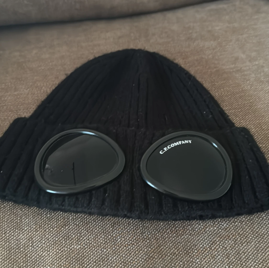 Svart C.P. Company Goggle mössa