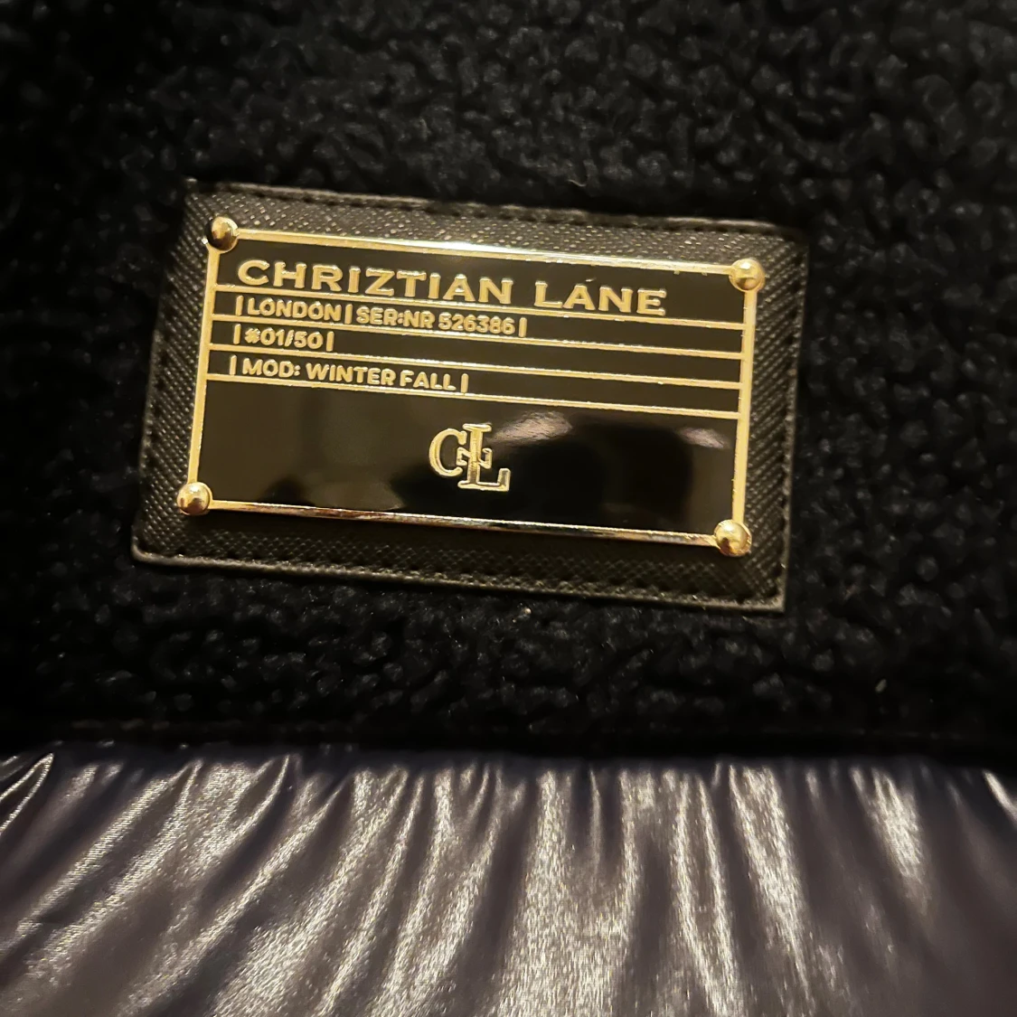 Svart dunväst från Chriztian Lane - 2