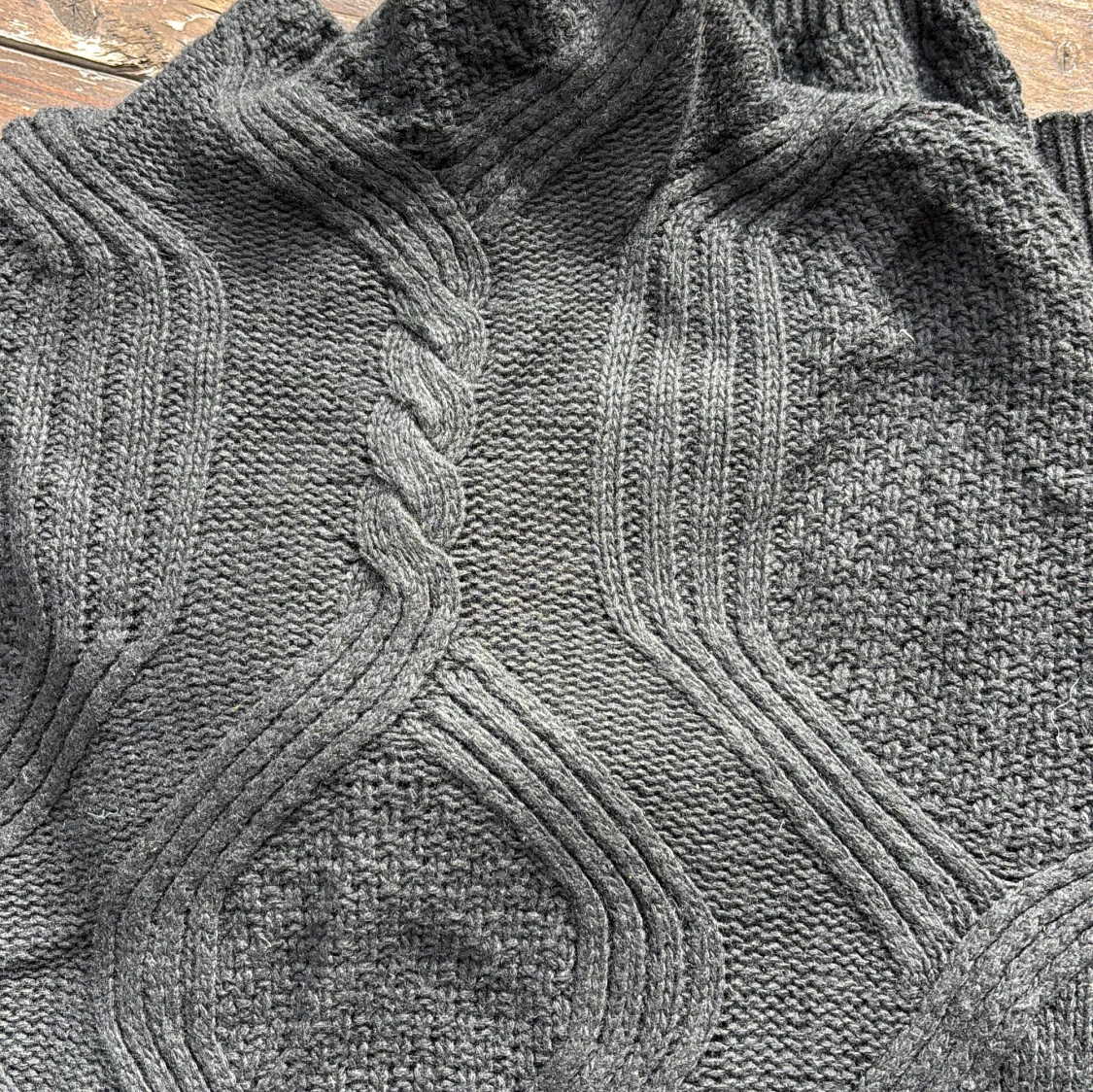 Svart polotröja från Benetton - 3