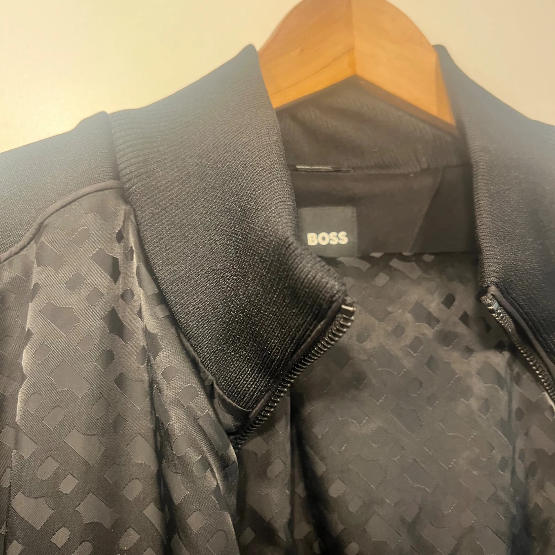 Svart bomberjacka från BOSS - 1