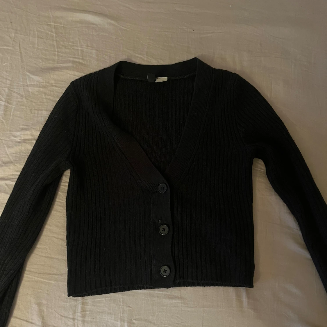 Svart croppad kofta från Divided XS - 2