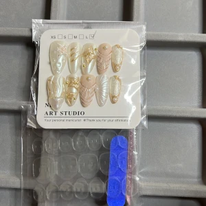 Handmålade lösnaglar - Jätte fina