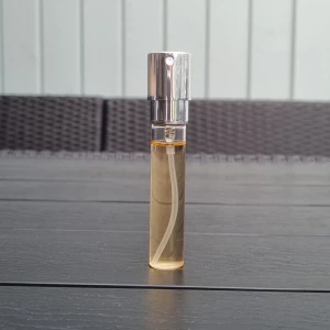 Mailo – Flower Hour EdP - Mailo – Flower Hour EdP 8ml (via Sniph).🌸Endast testad 1–2 gånger, perfekt rese- och vardagsstorlek. En frisk och blommig doft med inslag av jasmin, citrus och mjuka tränoter.                                                          Köpt via Sniph för 195 kr. 
