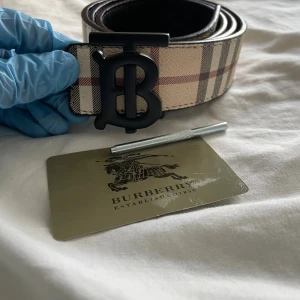 Burberrry bälte  - Burrrbeyy bälte helt nytt 
