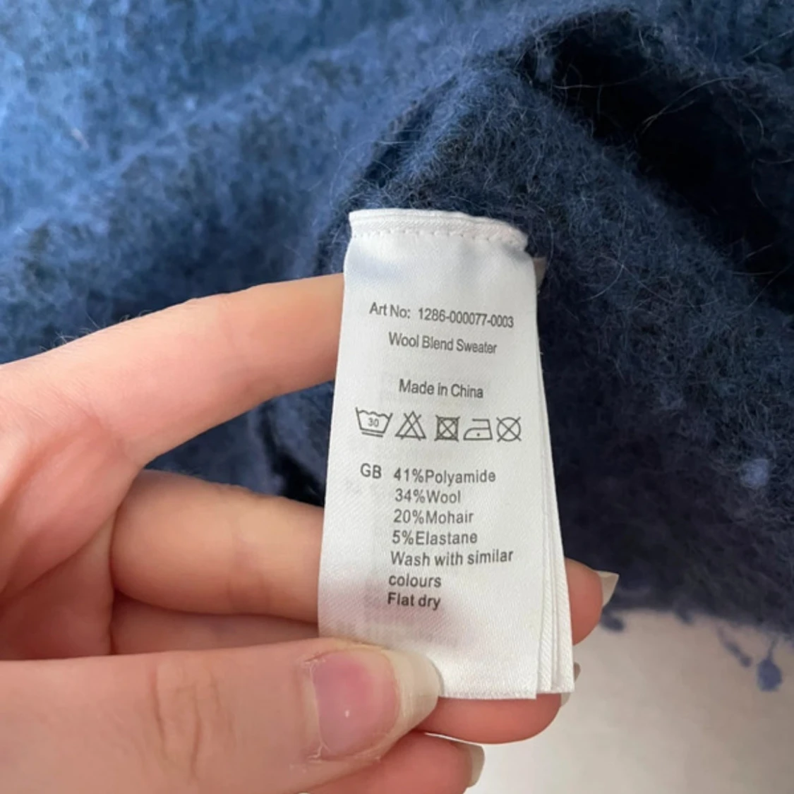 Blå fluffig stickad ull/mohair-tröja från NA-KD  - 1