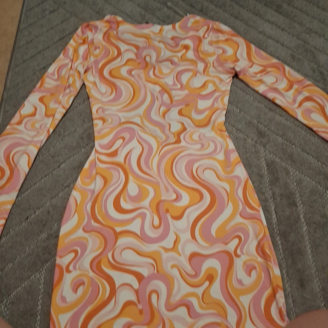 Psykedelisk mönstrad klänning H&M - 1