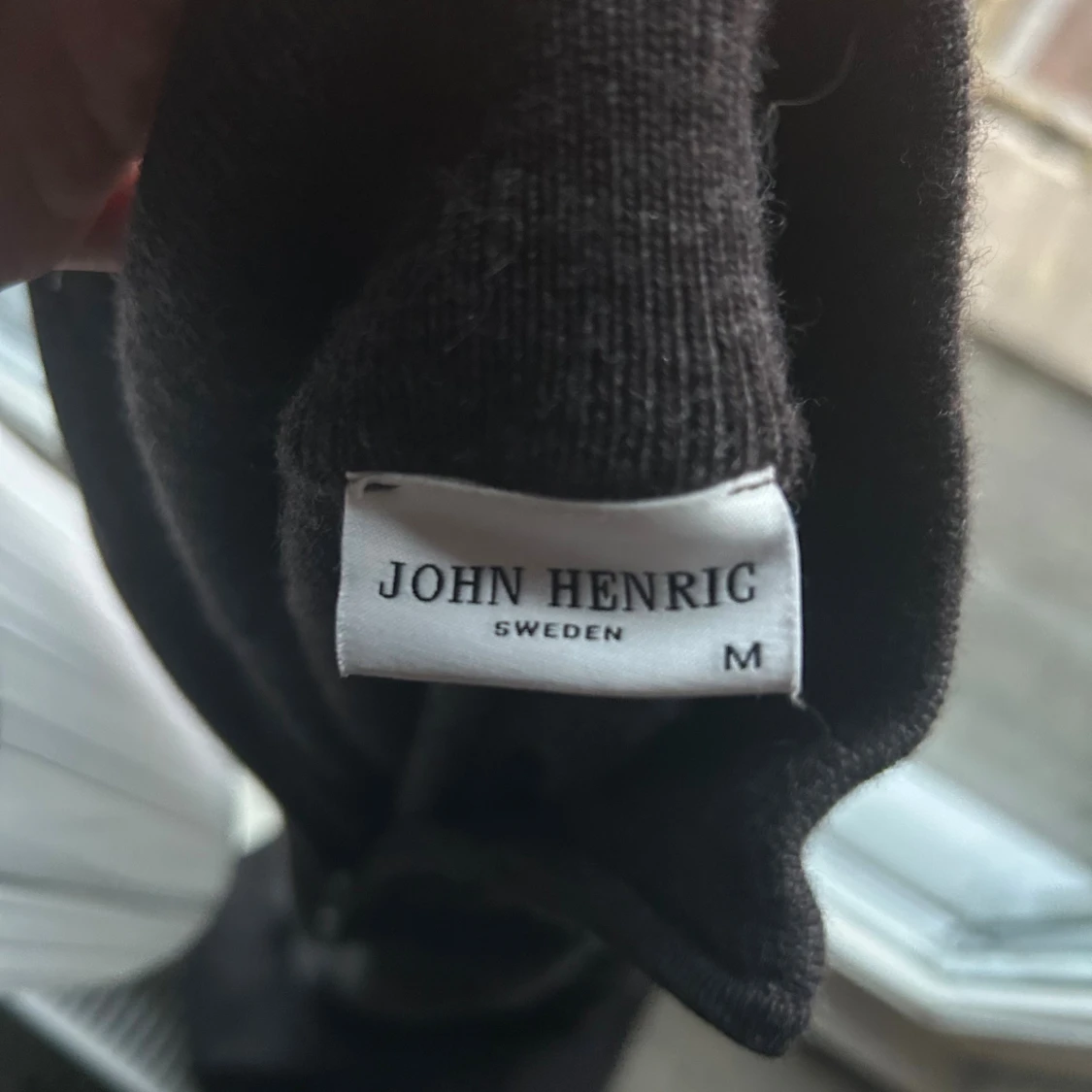 John Henric halvzip  - 1