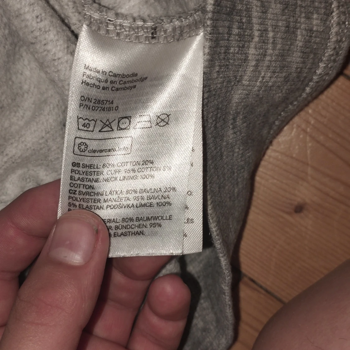 Grå hoodie NYC från L.O.G.G. - 3