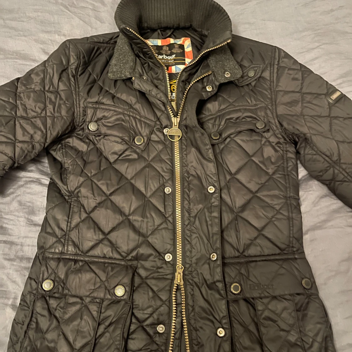 Svart quiltad jacka från Barbour - 1