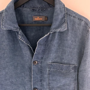 Overshirt från Morris - Blå overshirt från Morris i 100% linne | grymt skick | storlek S | hör av dig om du har några frågor eller annat!