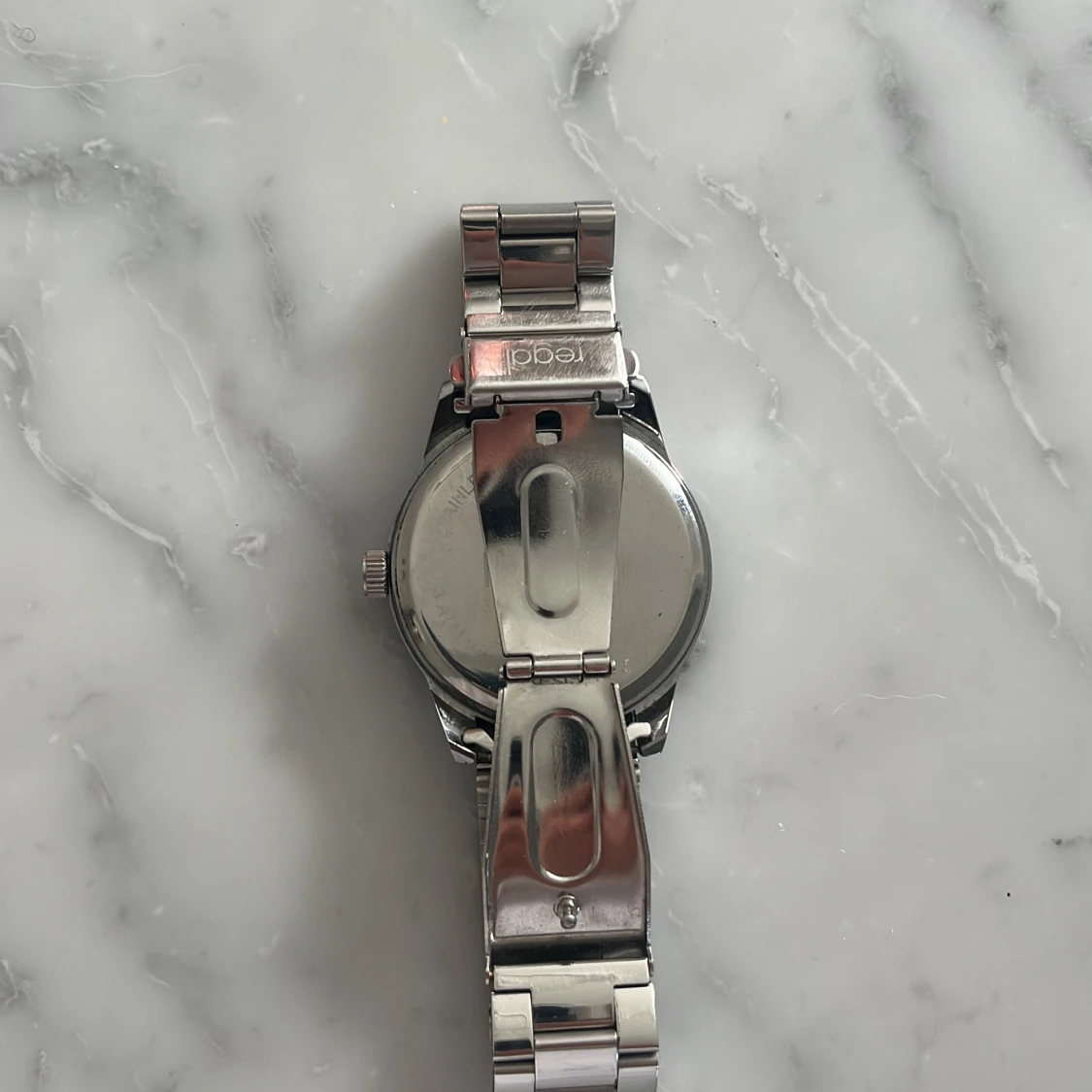 Regal silverfärgad klocka med länk - 2