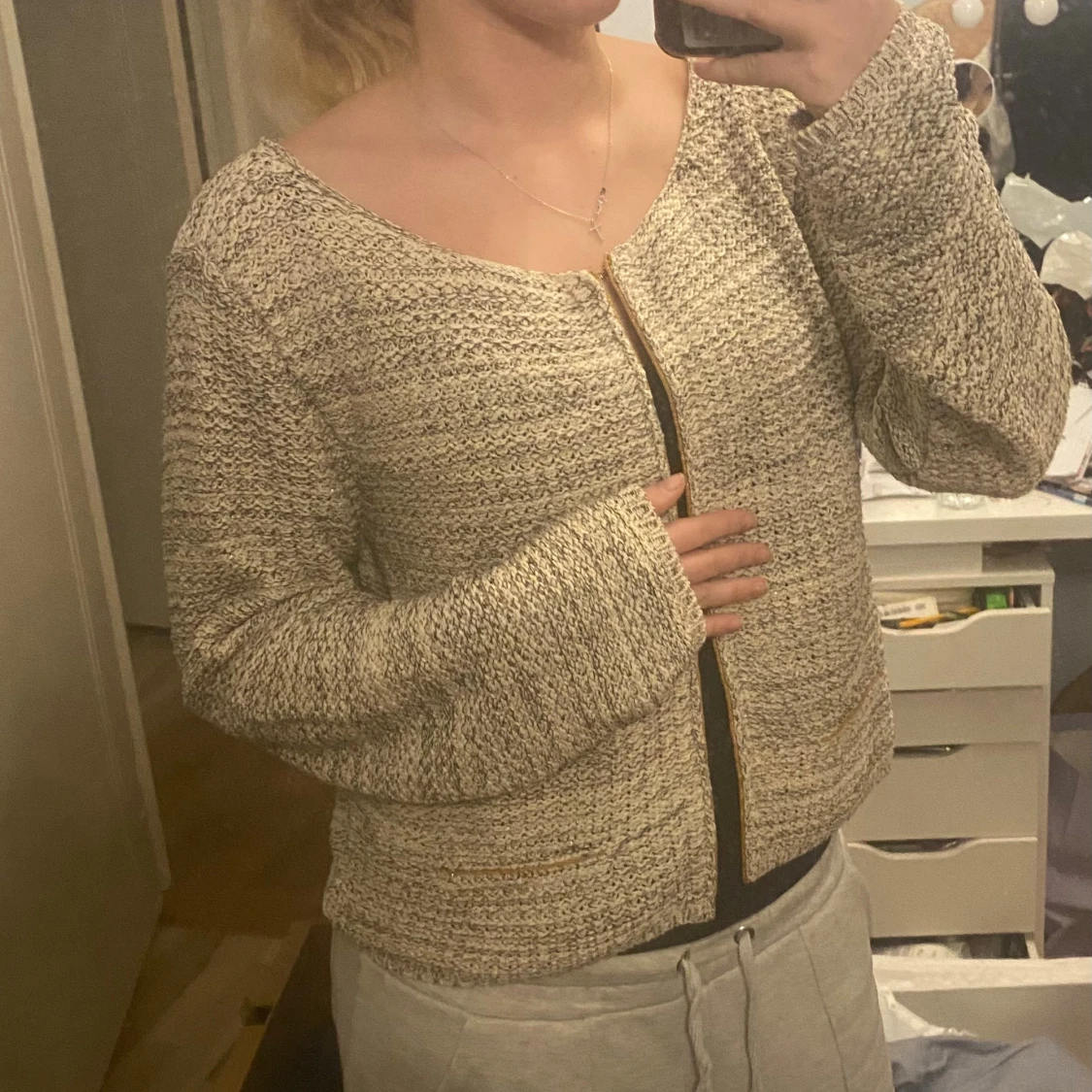 Beige stickad kofta - 1