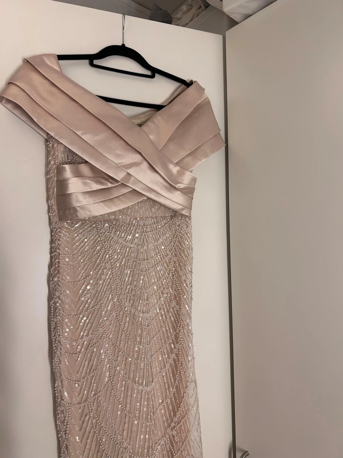 Champagnefärgad långklänning S - 1