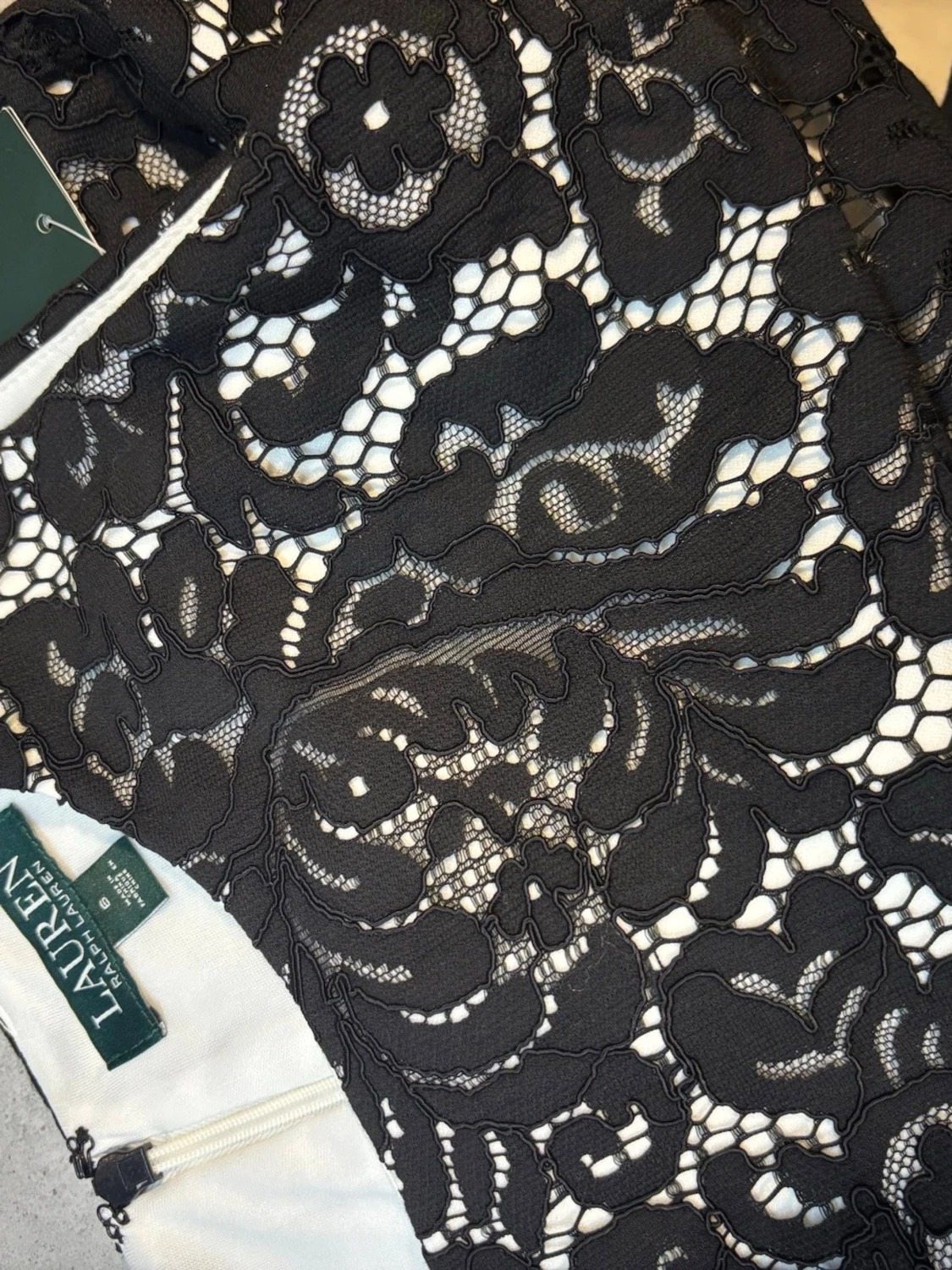 Svart spetsklänning från Lauren Ralph Lauren - 2