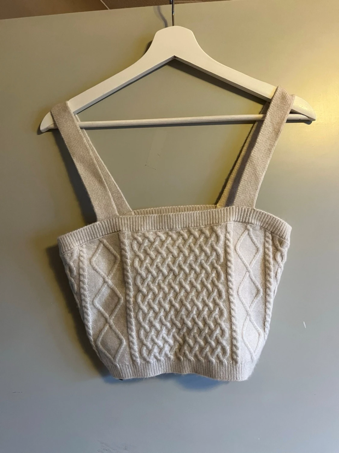 Beige stickad linnetopp