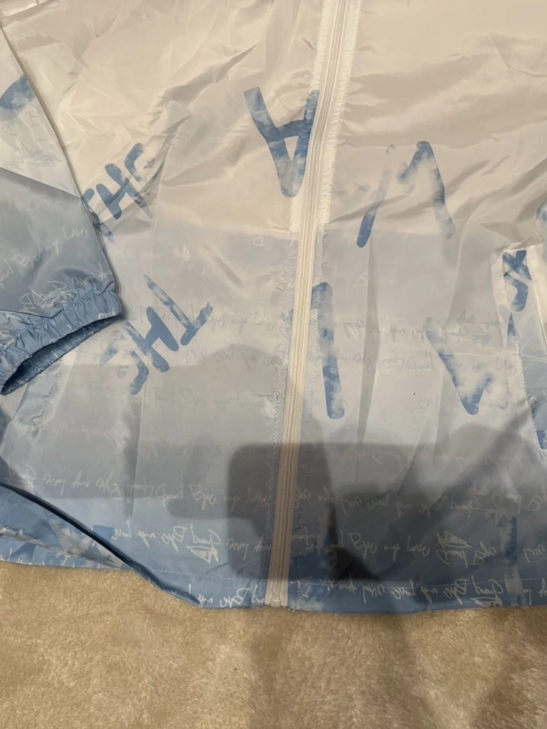 Vit och blå vindjacka med huva - 1