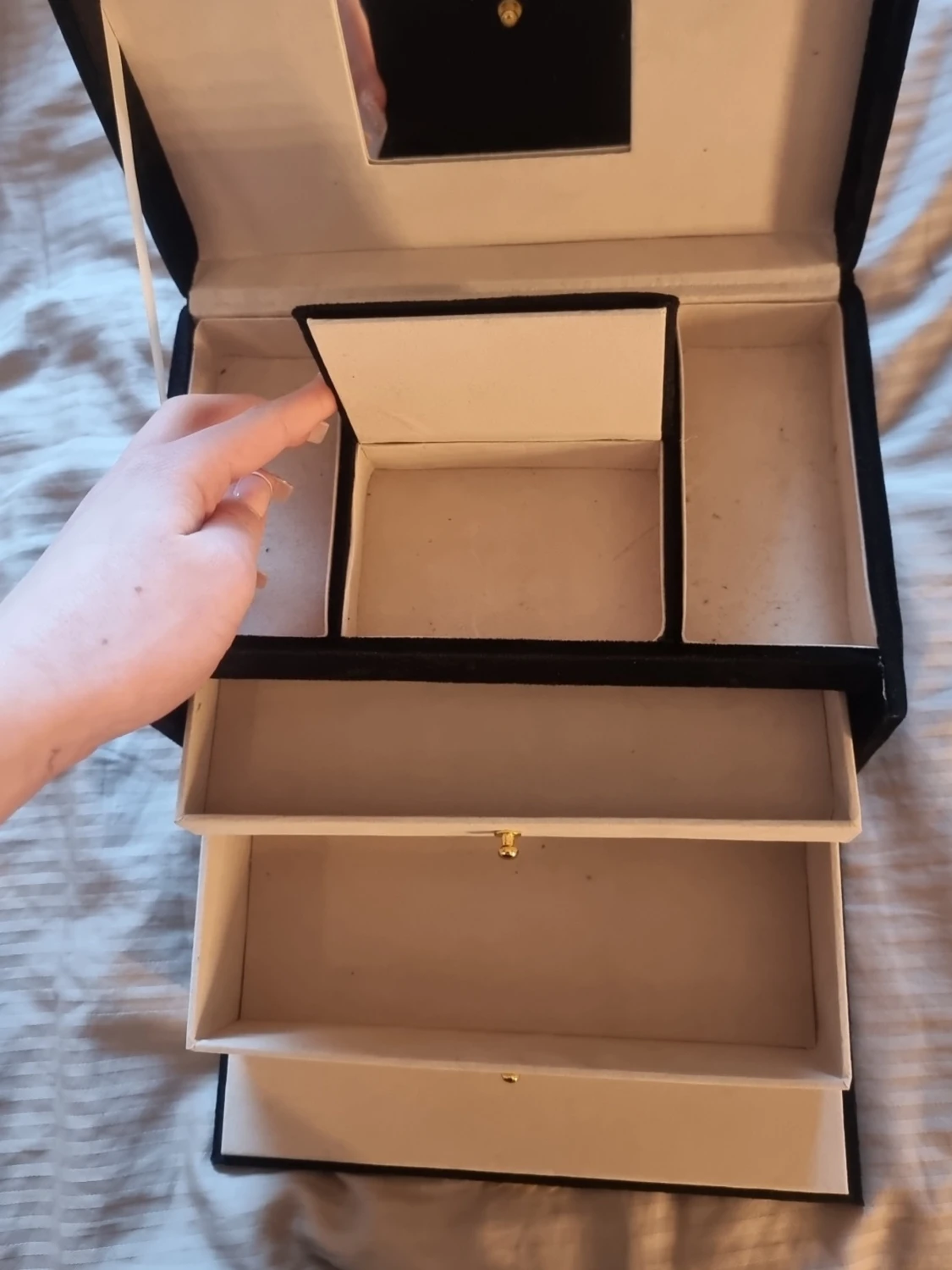 Svart smyckeskrin  - 2