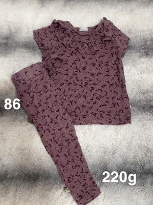 Pompdelux set - Fint använt skick. Storlek 86 