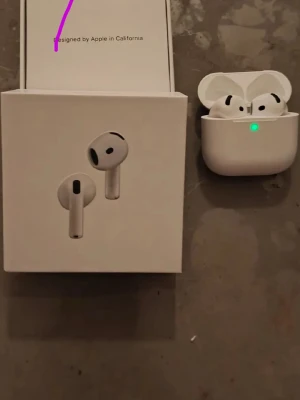AirPods 4 - Apple AirPods 3 i mycket fint skick kvitto finns
