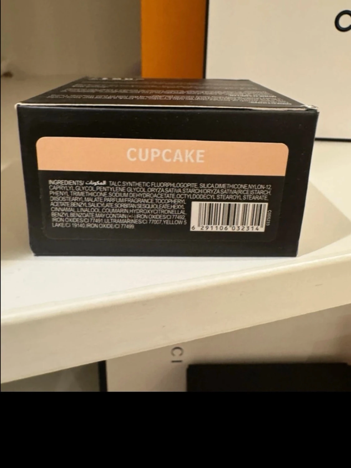 Huda Beauty Easy Bake Cupcake puder - 1