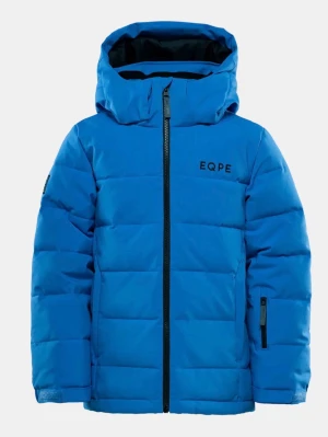 Blå skidjacka från EQPE - Säljer denna jätte fina jacka som jag har använt en sesång som skidjacka men kan såklart även användas som en daglig jacka. Storlek 158/164 men passar mig som är 171. Skulle säga passar xs/s. Jätte fint skick och inga skavanker. Kontakta mig vid frågor eller fler bilder🩵🥰( pris kan diskuteras )