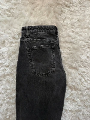 Grå/svarta jeans  - Används några gånger, mycket bra skick! 
