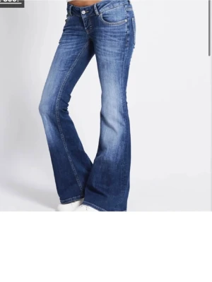 Blaze Jeans - Populära Blaze jeans från lager 157. Storlek S short. Har alla lappar osv kvar. Priset är diskuterbart!