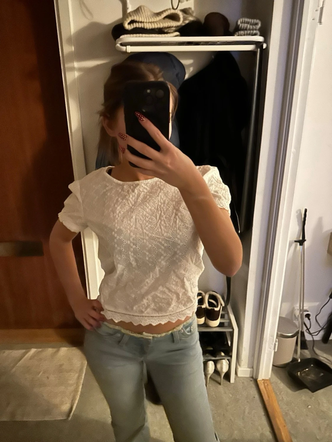 Vit spetsblus med kort ärm - 1