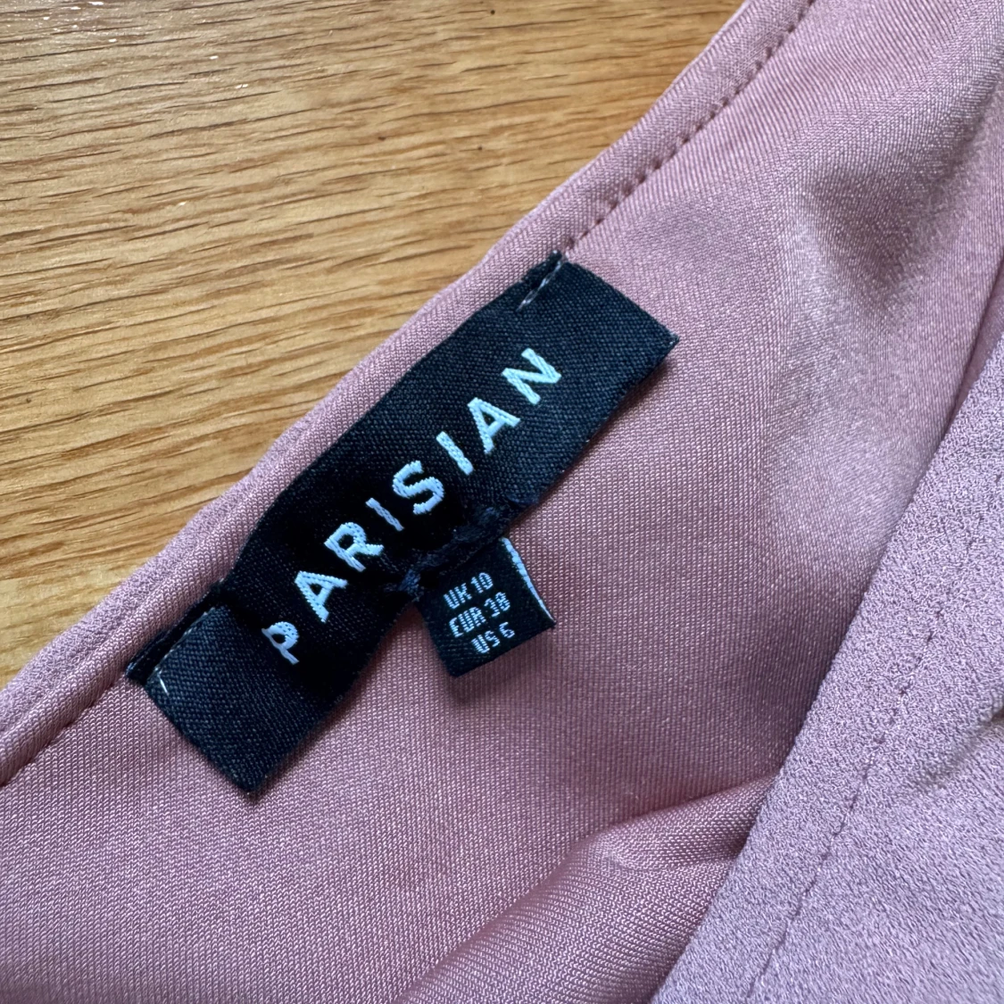 Rosa one shoulder klänning Parisian - 1