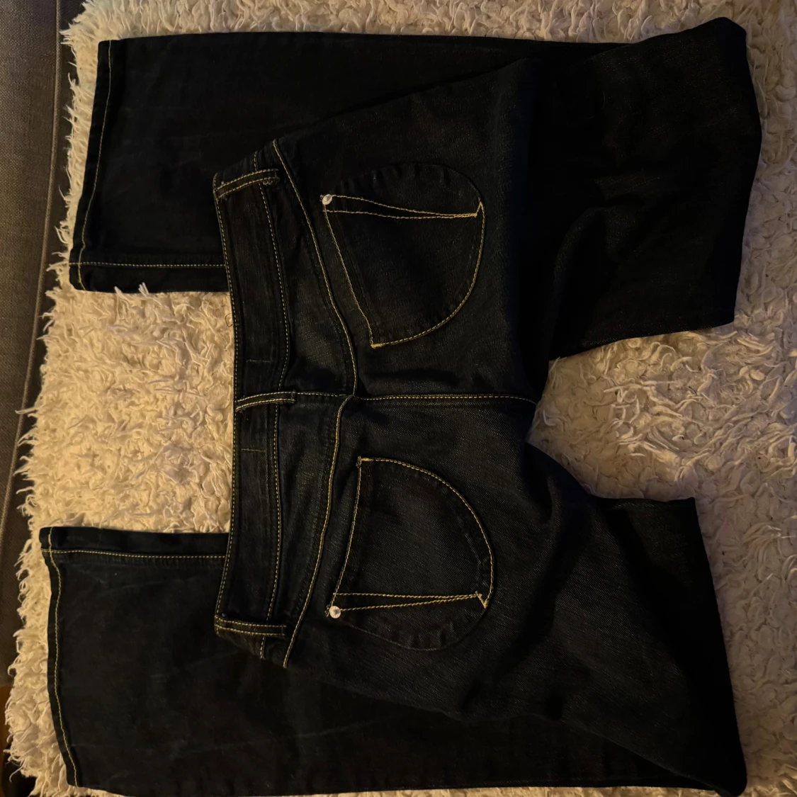 Lågmidjade Bootcut jeans med kontrastsömmar - 1