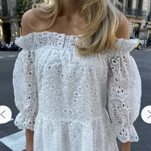 Vit spetsklänning - Sötaste sommar/ student klänningen 🩷
