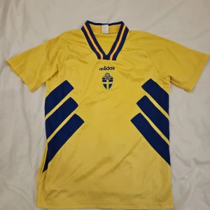 Svensk landslagströja Adidas gul/blå 1994 - Fotbollströja sverige 1994